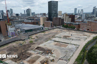 London-based civil servants offered move to No 10 North in Manchester