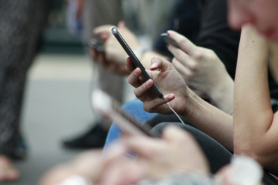 Most Canadian teens have seen graphic violence online, and algorithms, not searches, are to blame