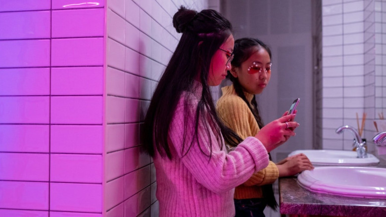 More than 80% of kids still using social media despite ban, new eSafety report finds
